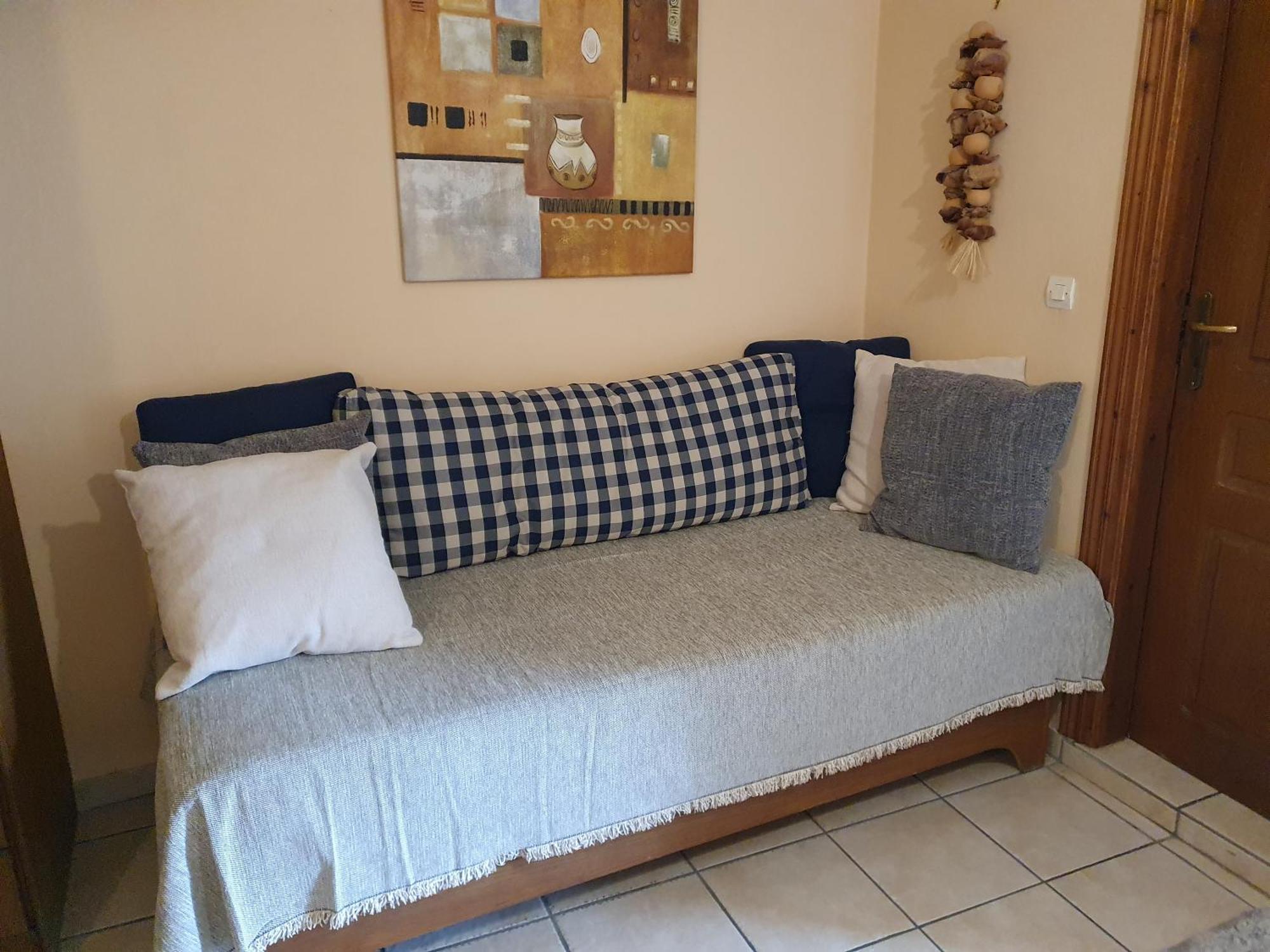 Semeli Guesthouse Karpenísion Exteriör bild