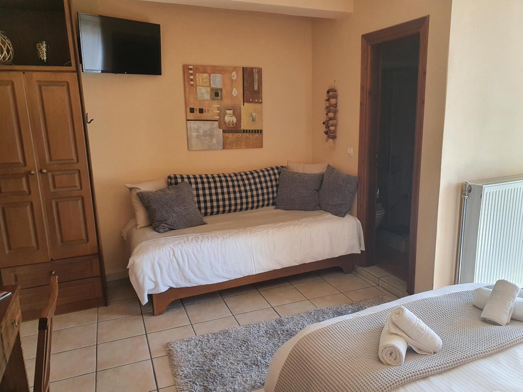 Semeli Guesthouse Karpenísion Exteriör bild