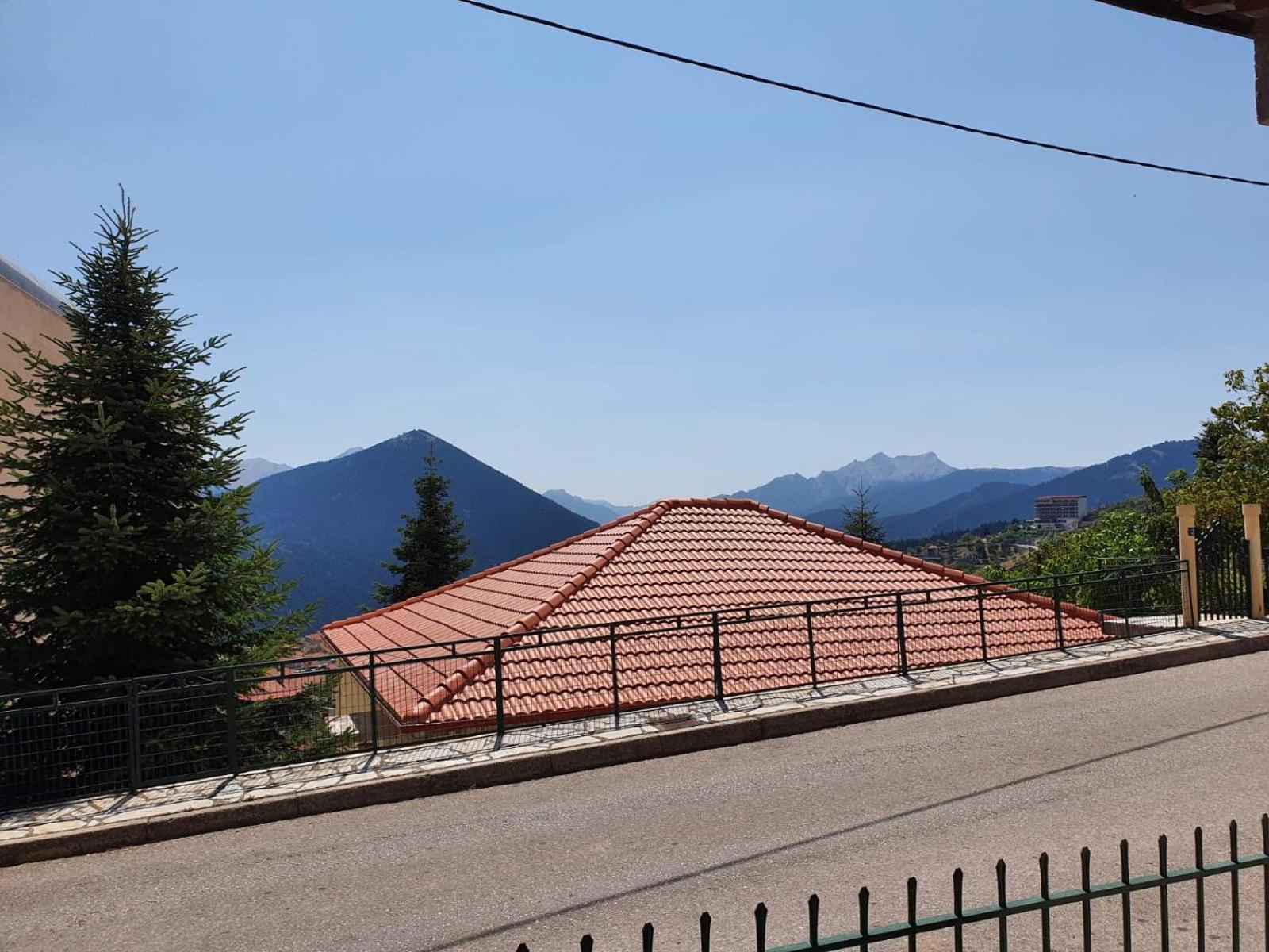 Semeli Guesthouse Karpenísion Exteriör bild