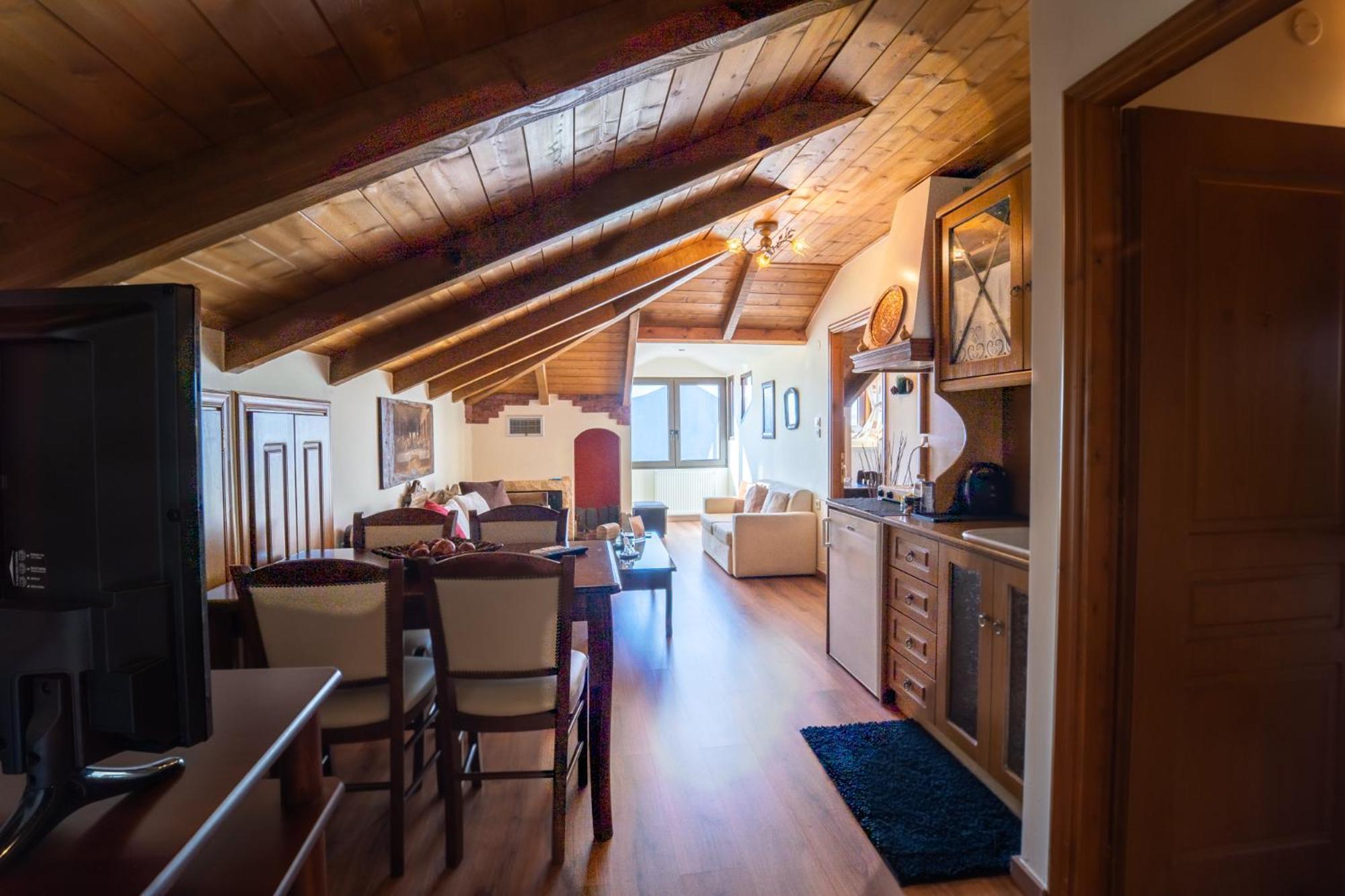 Semeli Guesthouse Karpenísion Exteriör bild